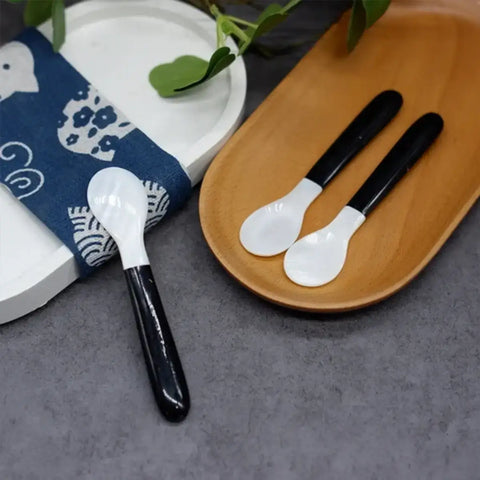 Caviar Spoon – Mother of Pearl with Wood Handle